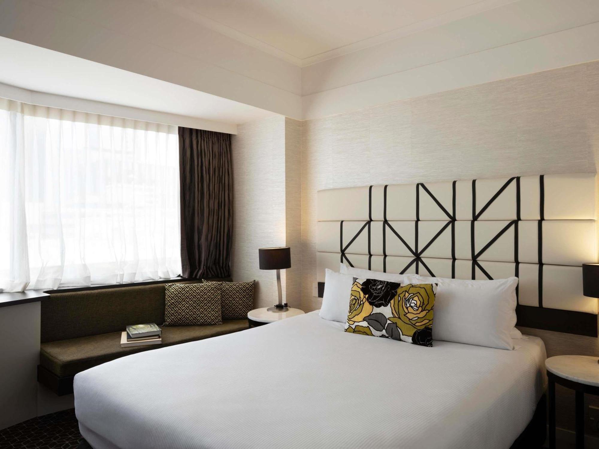 Superior Queen Room City side