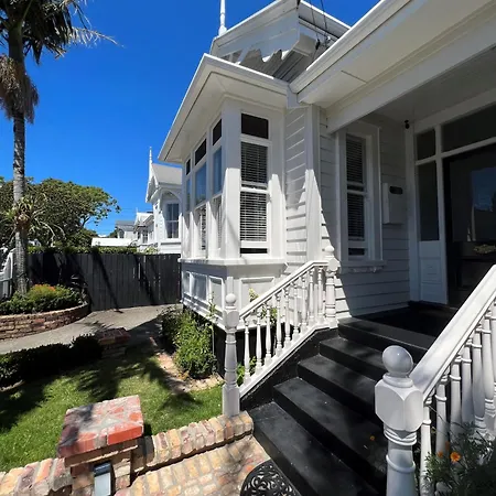 Eden Park Bed And Breakfast Inn-2