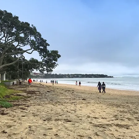 Carnmore Hotel Takapuna-3
