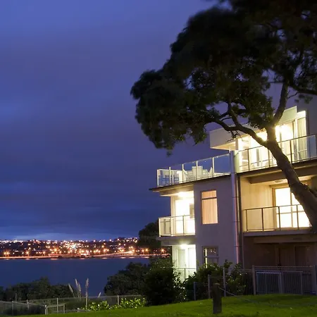 VR Takapuna-2